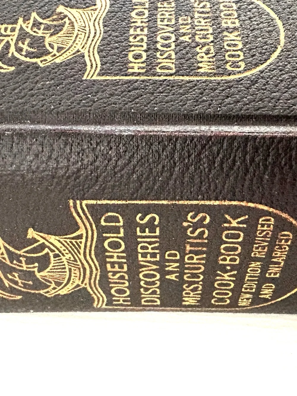 Household Discoveries Mrs. Curtis's Cook Book circa 1914 great condition!